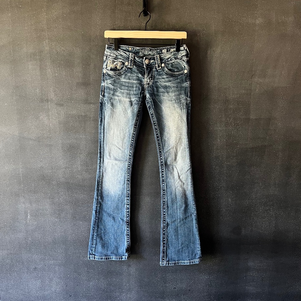 Miss Me Bootcut SIZE 25